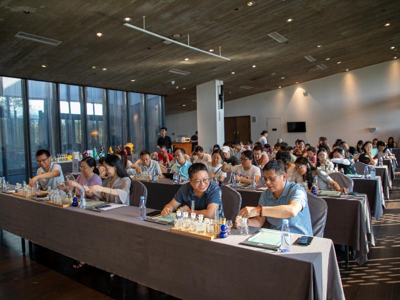 川师大工学院走进沱牌舍得